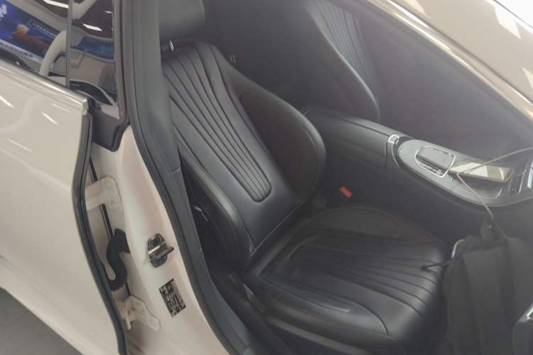 Used Mercedes-Benz CLS 2018 CLS 350 4MATIC Right Front Seat