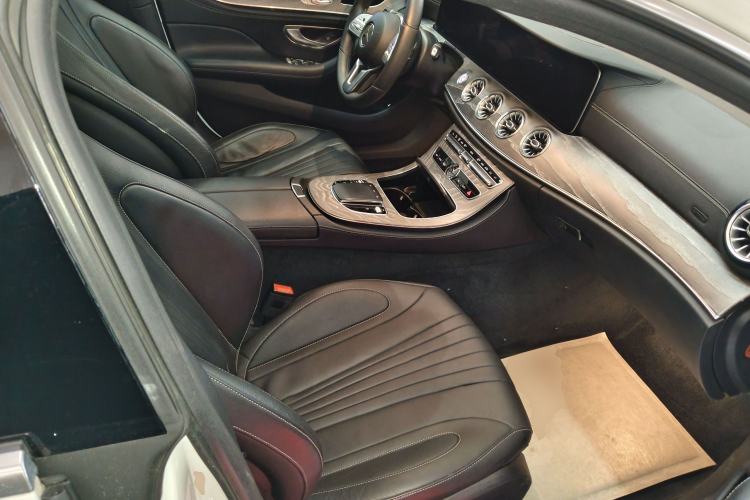 Used Mercedes-Benz CLS 2018 CLS 300 Dynamic Edition Right Front Seat