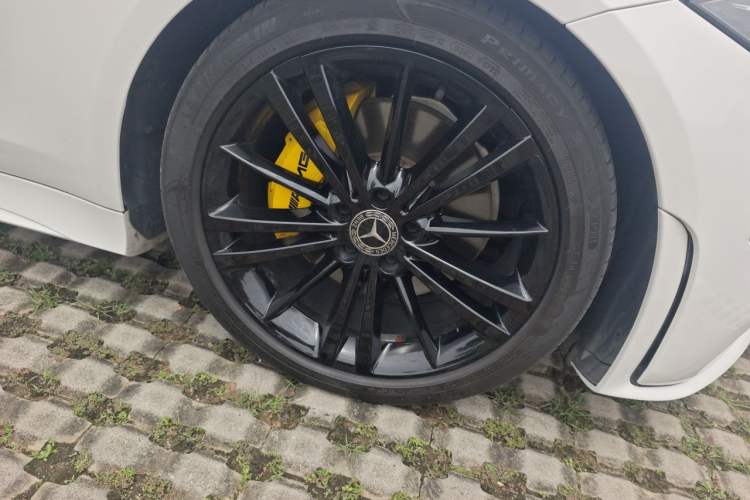 Used Mercedes-Benz CLS 2018 CLS 300 Dynamic Edition Right Front Wheel Hub