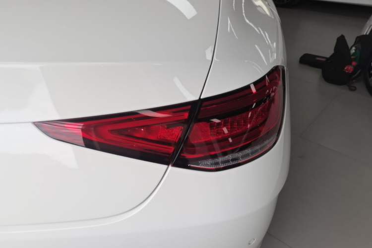 Used Mercedes-Benz CLS 2018 CLS 300 Dynamic Edition Right Rear Taillight