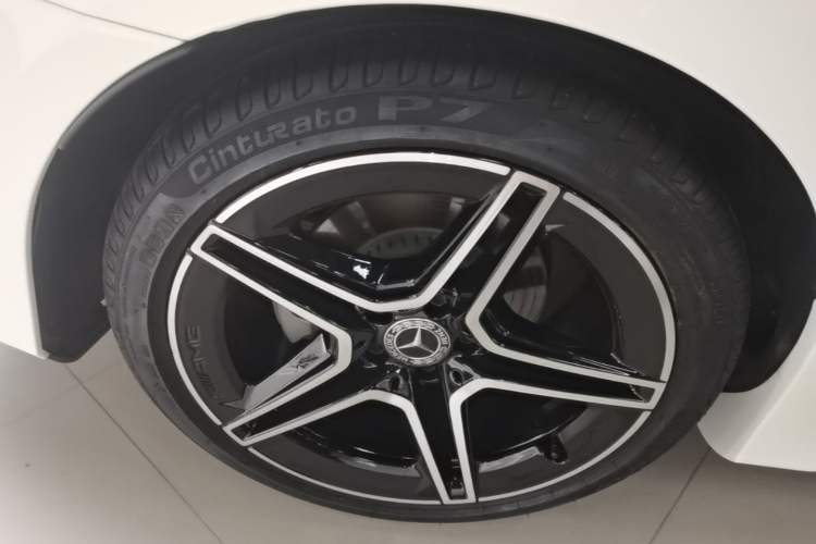 Used Mercedes-Benz CLS 2018 CLS 300 Dynamic Edition Right Rear Wheel Hub