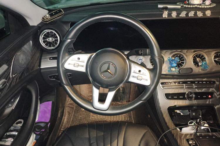 Used Mercedes-Benz CLS 2018 CLS 300 Luxury Model Steering Wheel