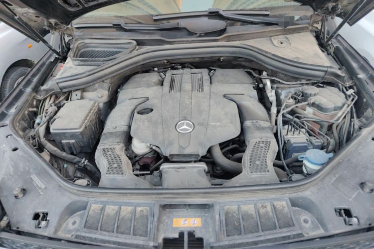 Used Mercedes-Benz CLS  Engine Bay