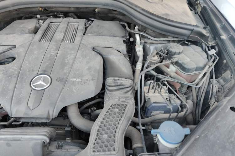 Used Mercedes-Benz CLS  Engine Bay Left