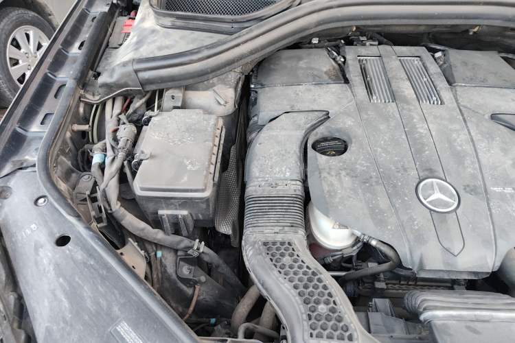 Used Mercedes-Benz CLS  Engine Bay Right