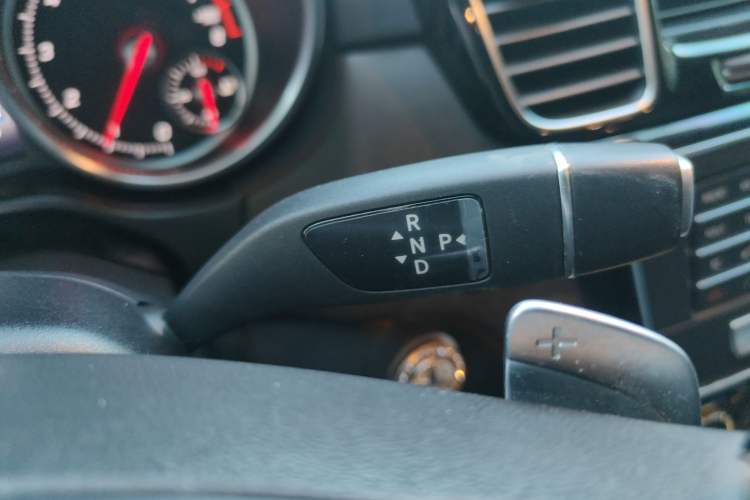 Used Mercedes-Benz CLS  Gear Lever