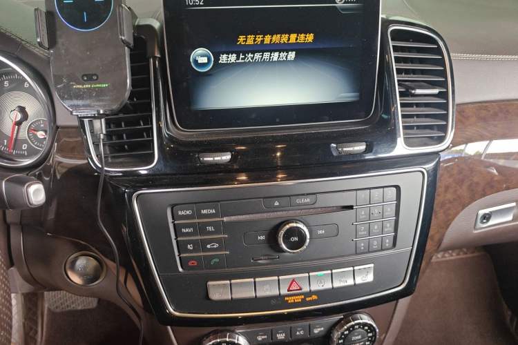 Used Mercedes-Benz CLS  Audio And AC Panel