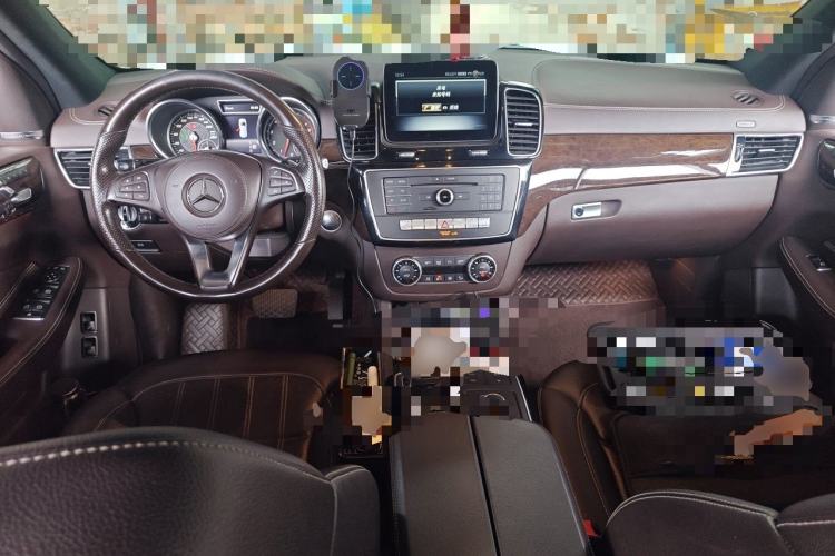Used Mercedes-Benz CLS  Center Console