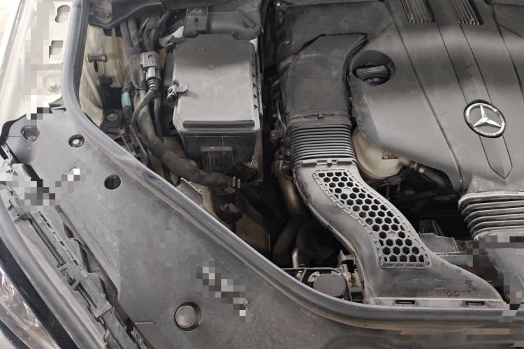 Used Mercedes-Benz CLS  Engine Bay Right