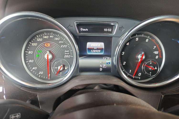 Used Mercedes-Benz CLS  Odometer Close Up