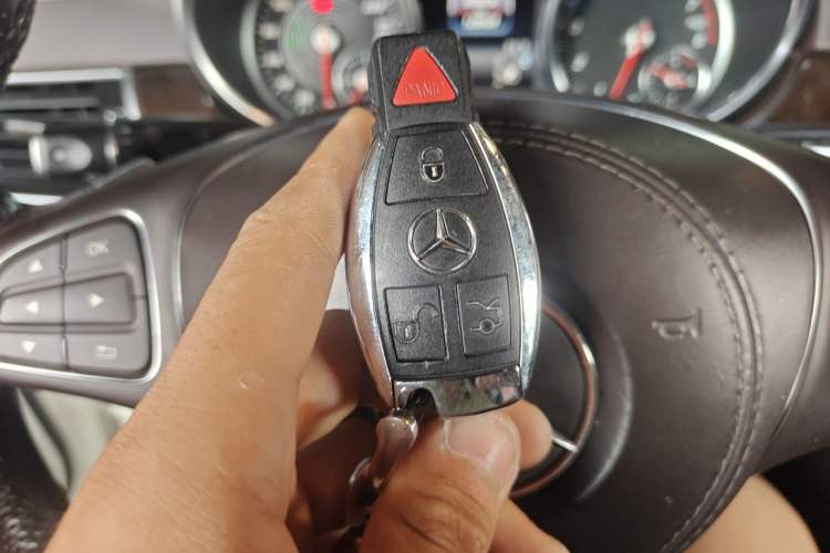 Used Mercedes-Benz CLS  Vehicle Key