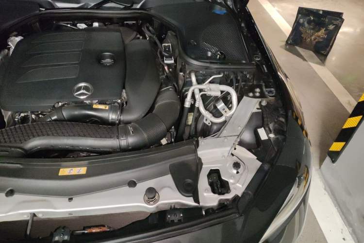 Used Mercedes-Benz CLS 2020 CLS 300 Luxury Model Engine Bay Left