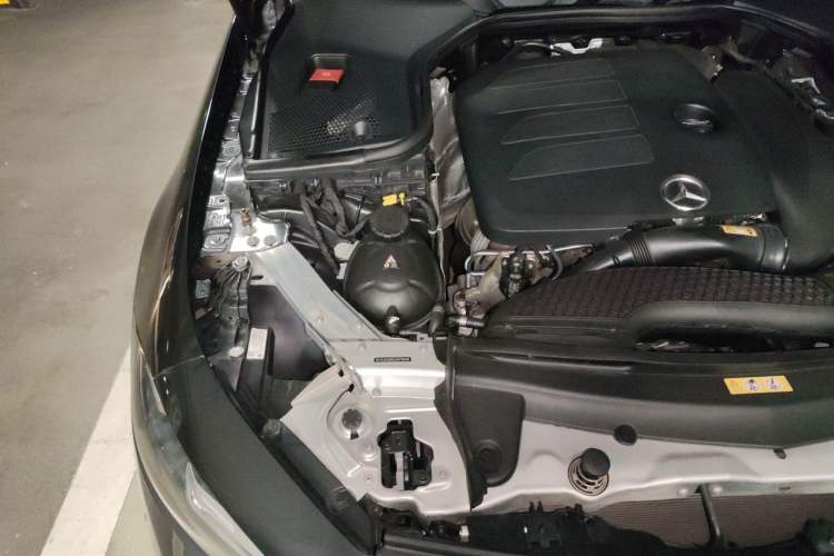 Used Mercedes-Benz CLS 2020 CLS 300 Luxury Model Engine Bay Right
