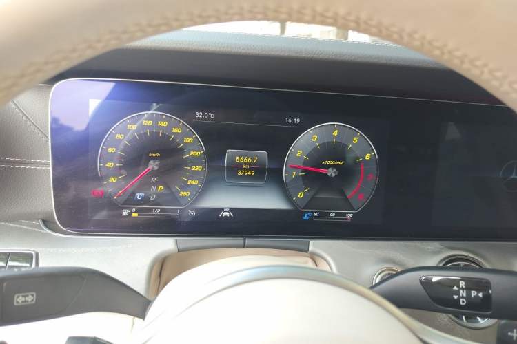 Used Mercedes-Benz CLS 2020 CLS 300 Luxury Model Instrument Cluster