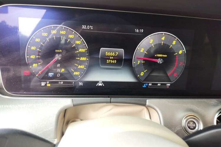 Used Mercedes-Benz CLS 2020 CLS 300 Luxury Model Odometer Close Up