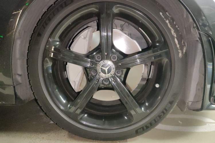 Used Mercedes-Benz CLS 2020 CLS 300 Luxury Model Right Front Wheel Hub