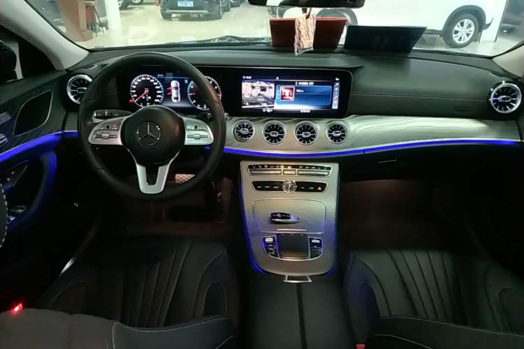 Used Mercedes-Benz CLS 2020 CLS 300 Sport Edition Center Console