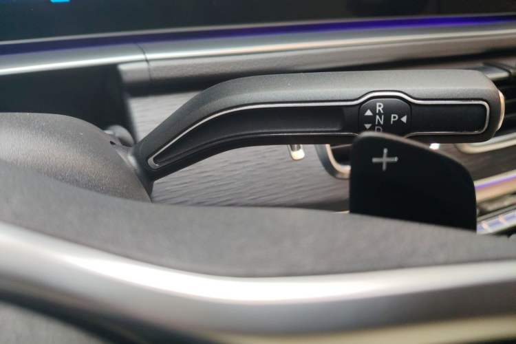 Used Mercedes-Benz CLS  Gear Lever