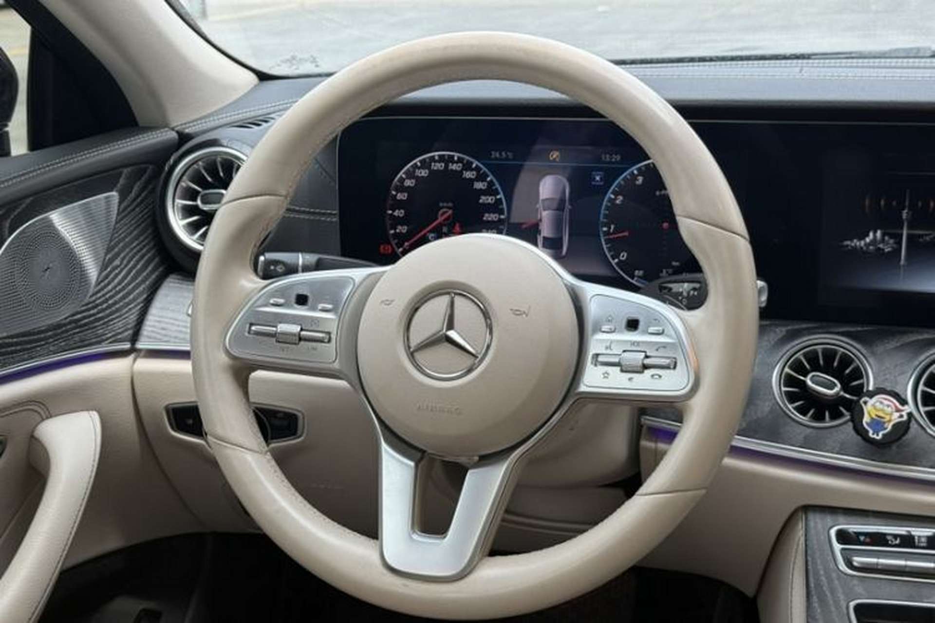 Used Mercedes-Benz CLS 2020 CLS 300 Luxury Model Interior 11