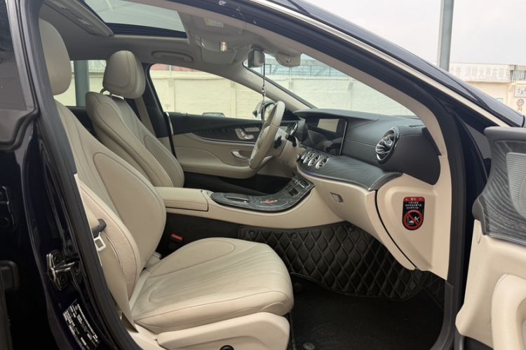 Used Mercedes-Benz CLS 2020 CLS 300 Luxury Model Interior 3