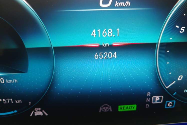 Used Mercedes-Benz CLS  Odometer Close Up
