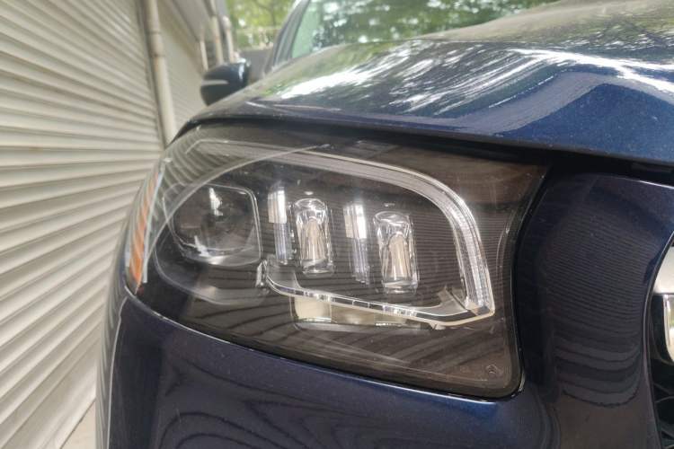 Used Mercedes-Benz CLS  Right Front Headlight