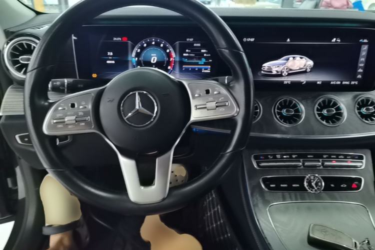 Used Mercedes-Benz CLS 2020 CLS 300 Sport Edition Center Console