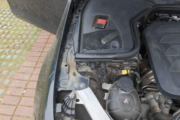 Used Mercedes-Benz CLS 2020 CLS 300 Sport Edition Engine Bay Right