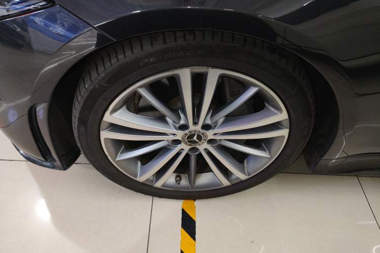 Used Mercedes-Benz CLS 2020 CLS 300 Sport Edition Left Front Wheel Hub