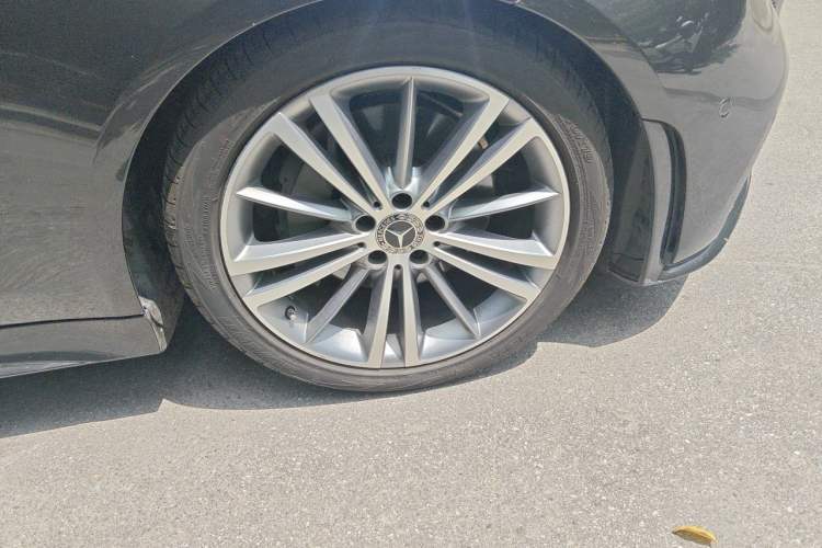 Used Mercedes-Benz CLS 2020 CLS 300 Sport Edition Right Front Wheel Hub