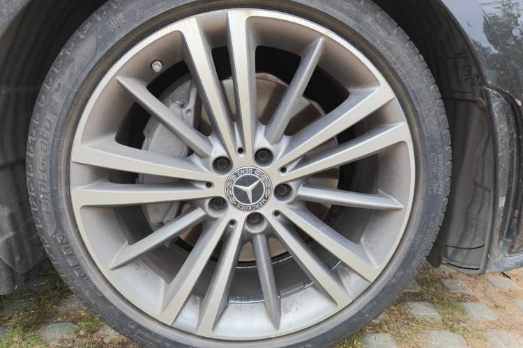 Used Mercedes-Benz CLS 2020 CLS 300 Sport Edition Right Front Wheel Hub