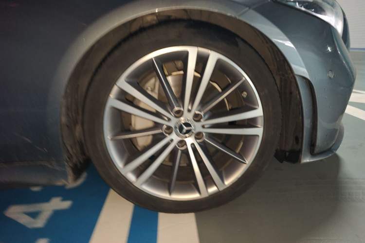 Used Mercedes-Benz CLS 2020 CLS 300 Sport Edition Right Front Wheel Hub