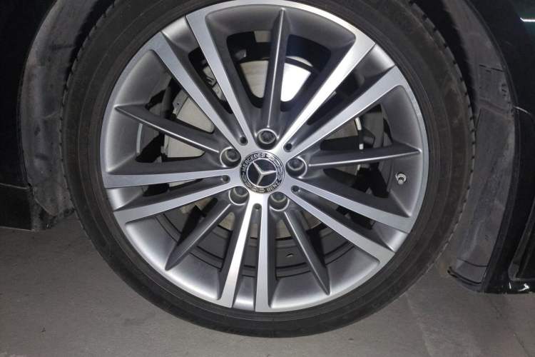 Used Mercedes-Benz CLS 2020 CLS 300 Sport Edition Right Front Wheel Hub