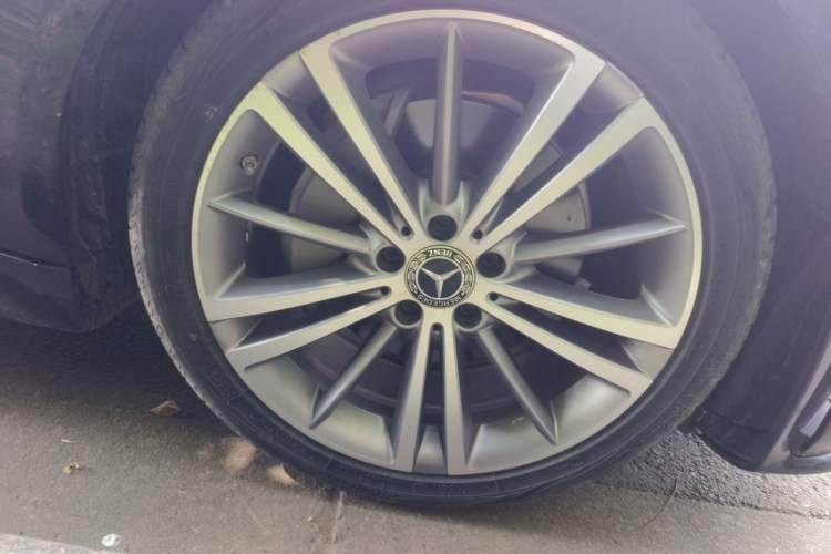 Used Mercedes-Benz CLS 2020 CLS 300 Sport Edition Right Front Wheel Hub