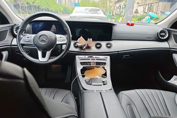 Used Mercedes-Benz CLS 2020 CLS 300 Sport Edition Center Console