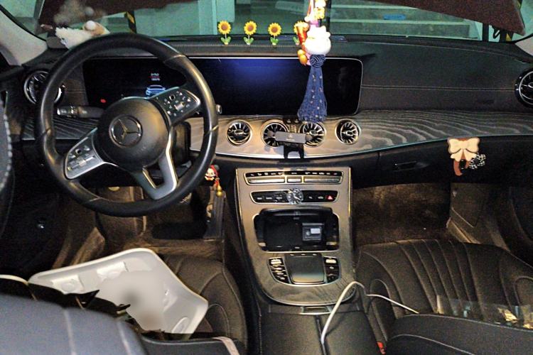 Used Mercedes-Benz CLS 2020 CLS 300 Sport Edition Center Console