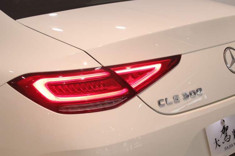 Used Mercedes-Benz CLS 2020 CLS 300 Sport Edition Exterior 8