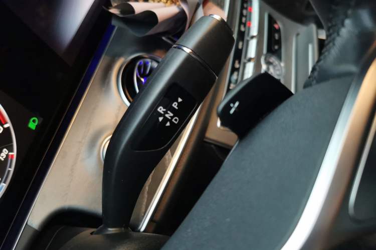 Used Mercedes-Benz CLS 2020 CLS 300 Sport Edition Gear Lever