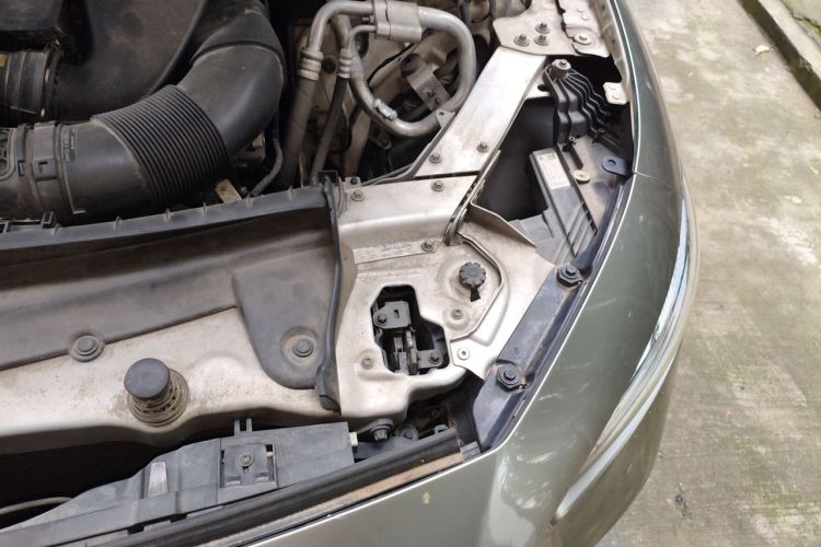Used Mercedes-Benz CLS 2020 CLS 300 Sport Edition Engine Bay Left