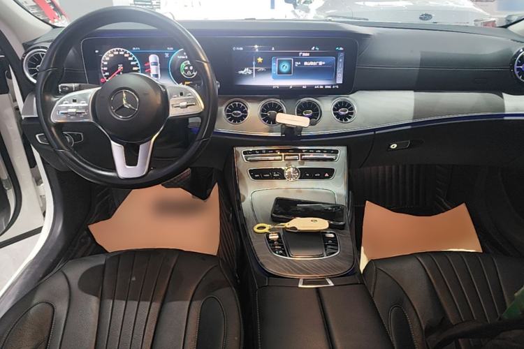 Used Mercedes-Benz CLS 2020 CLS 300 Sport Edition Center Console