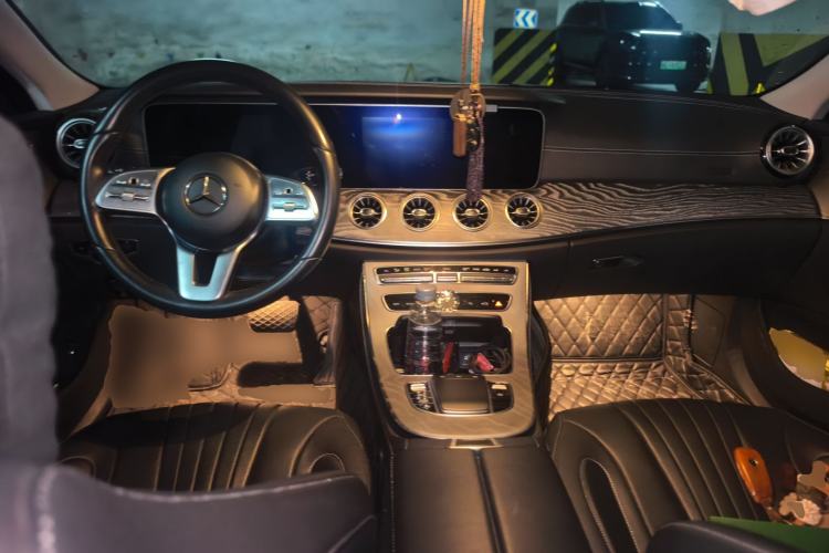 Used Mercedes-Benz CLS 2020 CLS 300 Sport Edition Center Console