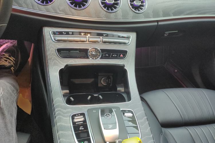 Used Mercedes-Benz CLS 2020 CLS 260 Center Console
