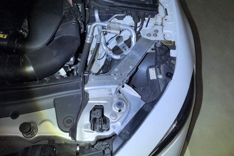 Used Mercedes-Benz CLS 2020 CLS 300 Luxury Model Engine Bay Left