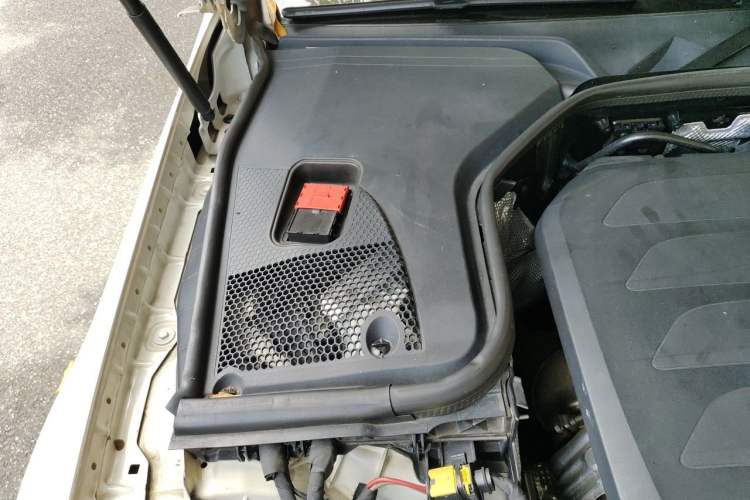 Used Mercedes-Benz CLS 2020 CLS 300 Sport Edition Engine Bay Right