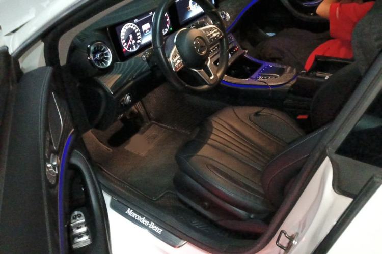 Used Mercedes-Benz CLS 2020 CLS 300 Sport Edition Interior 3