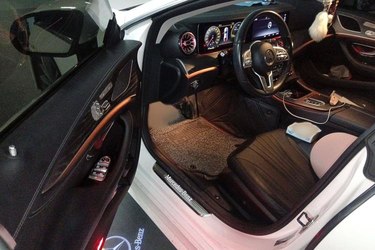Used Mercedes-Benz CLS 2020 CLS 300 Sport Edition Interior 3