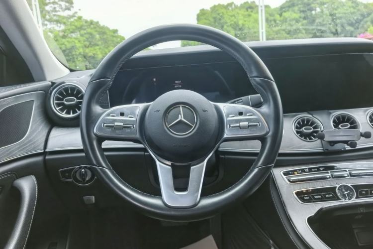 Used Mercedes-Benz CLS 2020 CLS 300 Sport Edition Interior 4