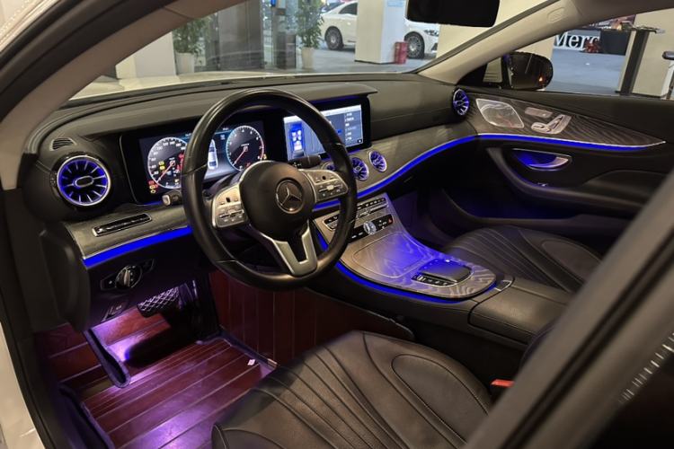 Used Mercedes-Benz CLS 2020 CLS 300 Luxury Model Interior 4