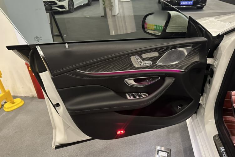 Used Mercedes-Benz CLS 2020 CLS 300 Luxury Model Interior 5