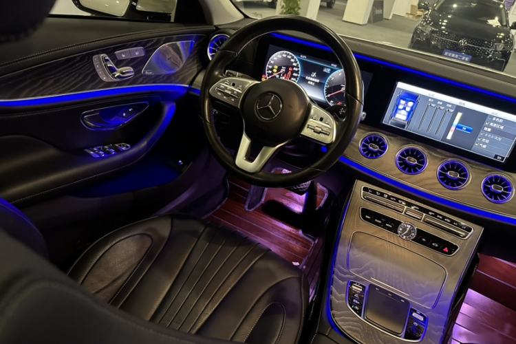 Used Mercedes-Benz CLS 2020 CLS 300 Luxury Model Interior 7